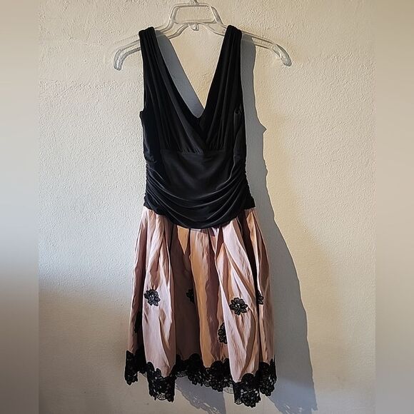 SL Fashion A Line Satin Party Dress- Black/Taupe Mauve - Size 12 Lace - Picture 1 of 5